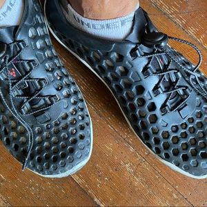 Vivobarefoot black